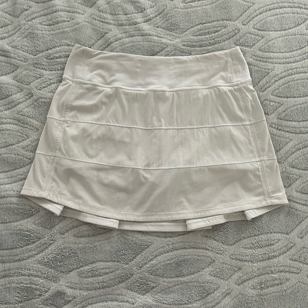 White Lululemon skirt w/ shorts!!